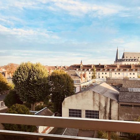 Appartement Avec Parking Et Balcon Vue Cathedrale Chartres Dış mekan fotoğraf