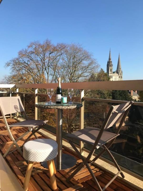 Appartement Avec Parking Et Balcon Vue Cathedrale Chartres Dış mekan fotoğraf