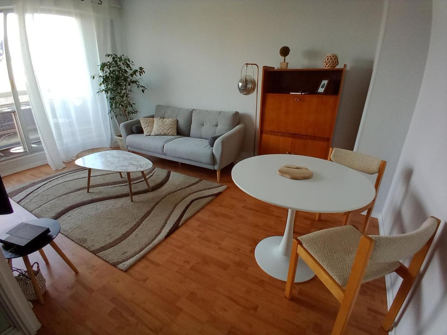 Appartement Avec Parking Et Balcon Vue Cathedrale Chartres Dış mekan fotoğraf